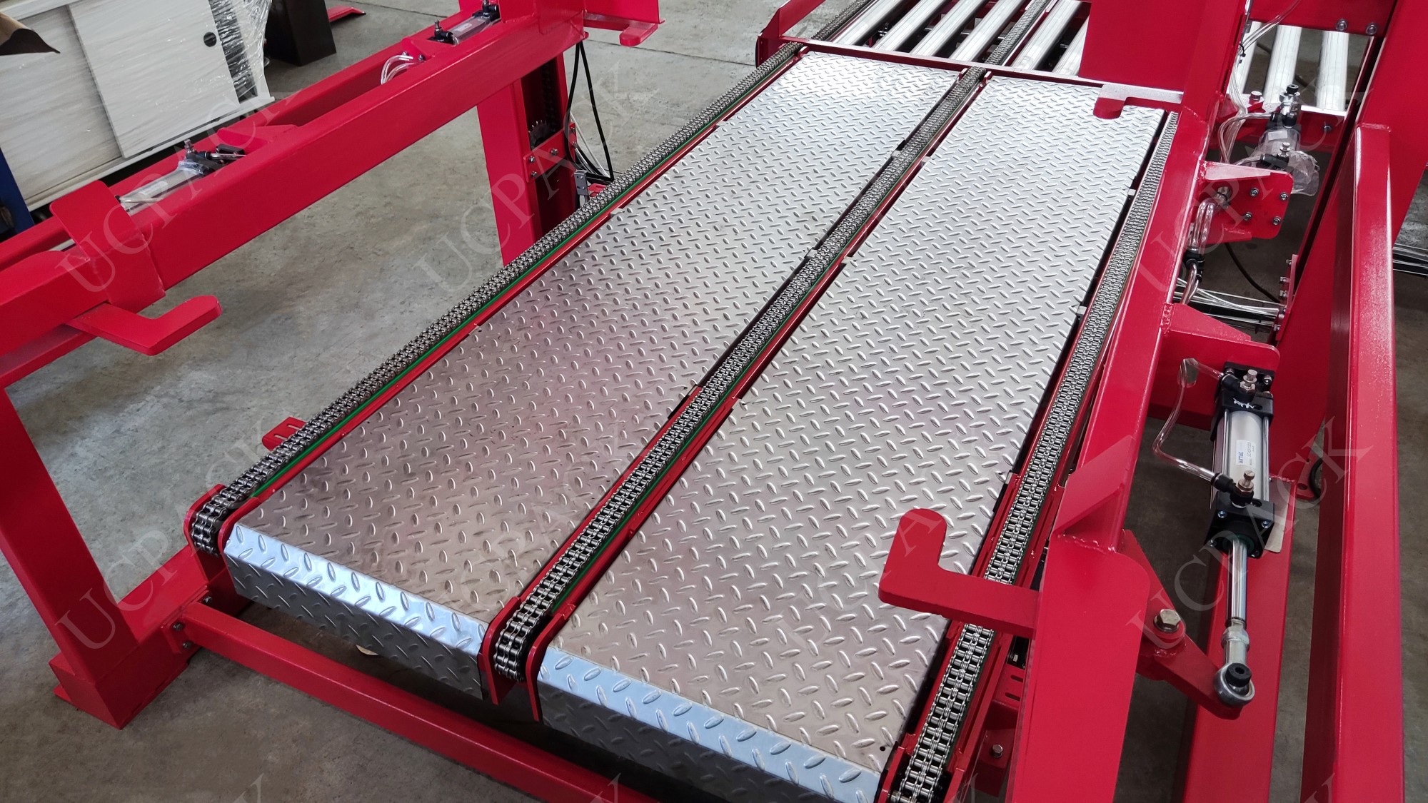 UCTS-900 Right Angle Pop Up Chain Transfer Conveyor